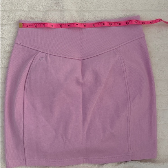 NWT Lululemon scuba HR mini skirt Vita Pink Size Medium - Picture 5 of 5